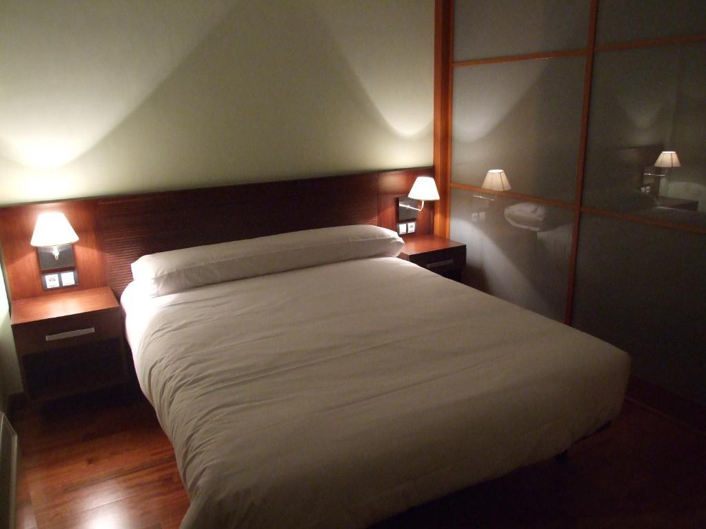 Roca Nevada Suites Villanúa Zimmer foto